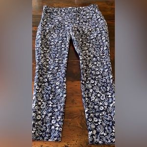 GAP Women's Signature Skinny Ankle stretch navy floral pants size 6